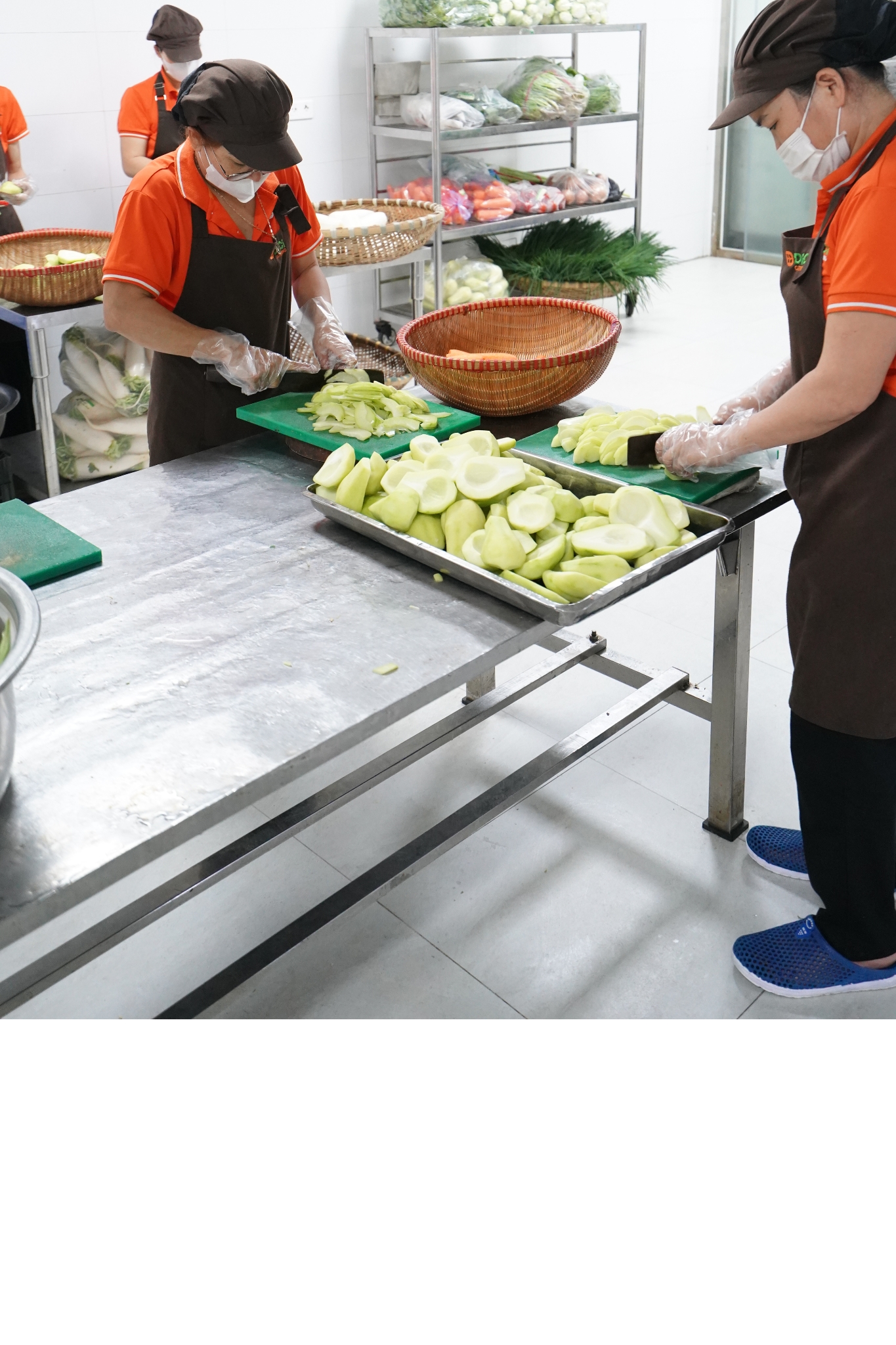 Đảm bảo dinh dưỡng và sức khỏe cho người lao động